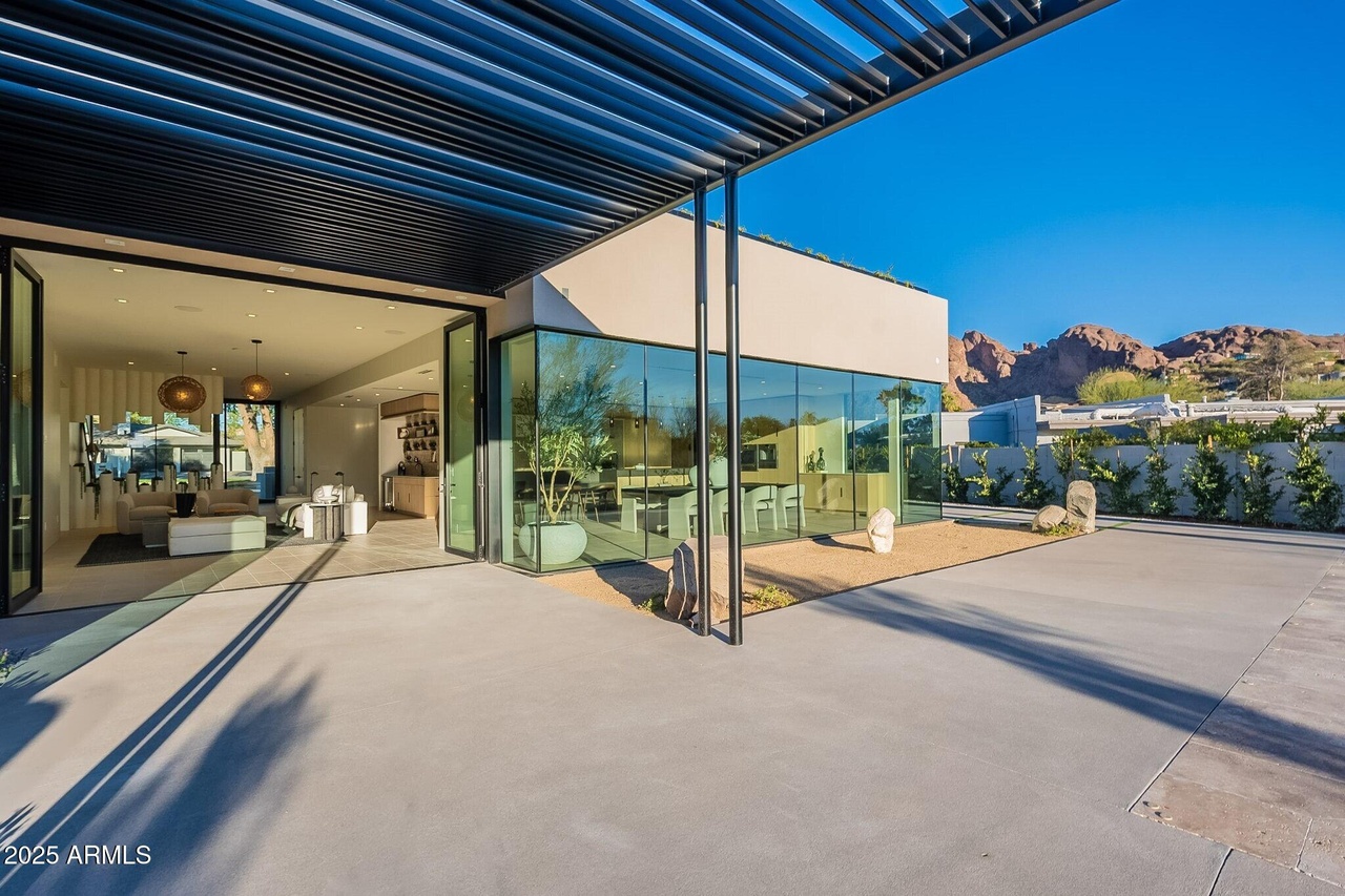 Camelback Corridor Residence
